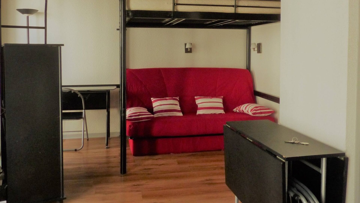 La Rochelle City Centre Apartment | Studio ideally located 2 steps from the old port, in the heart of the historic center