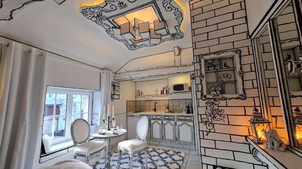 Sable-sur-Sarthe Apartment | Studio illustré Insolite