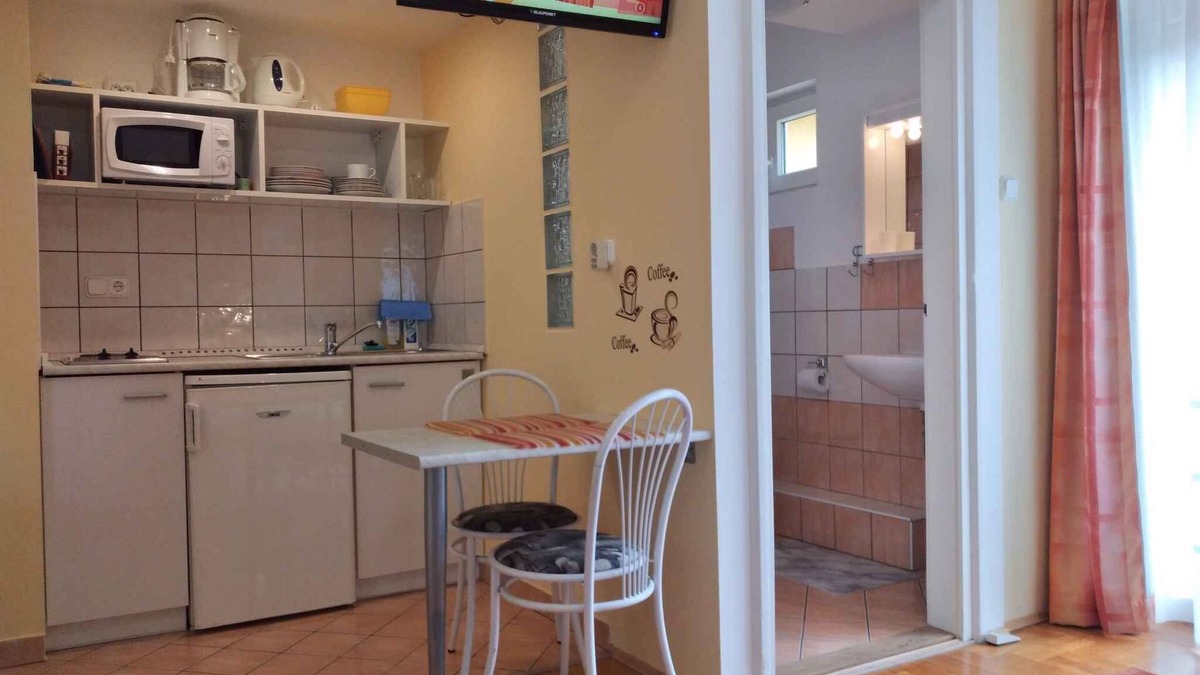 Heviz Apartment | Studio in a quiet location with Internet