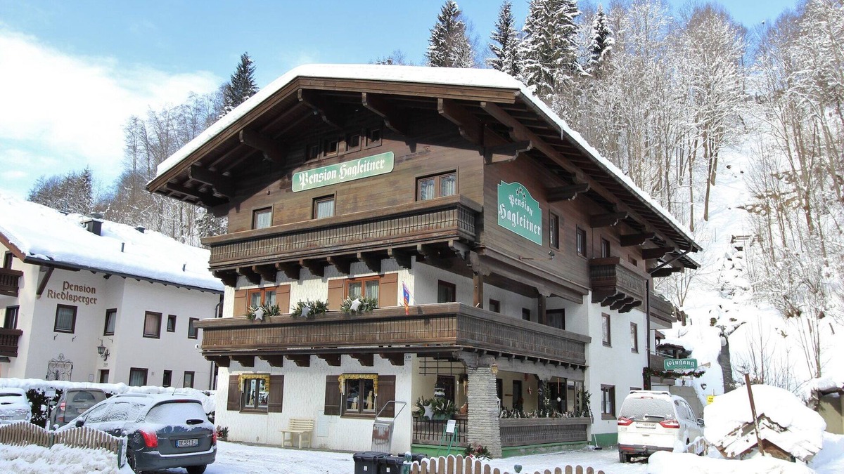 Saalbach-Hinterglemm Apartment | Studio in Saalbach near Ski Slopes