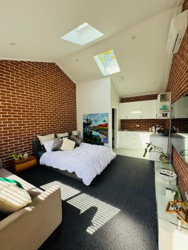 Bathurst House | Studio in CBD Bathurst