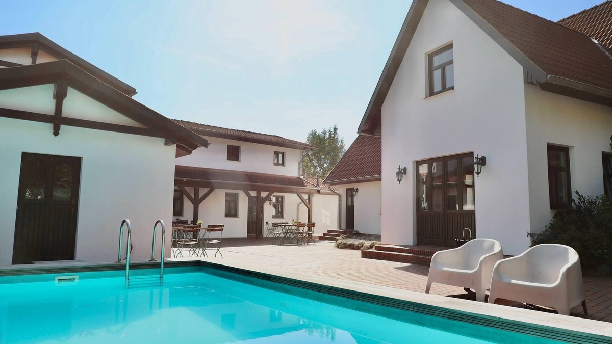 Dargun Apartment | Studio in Dargun mit Pool am Kummerower See