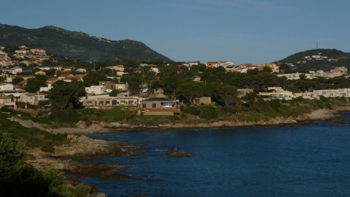 Monticello House | studio in quiet and sunny property near the sea.