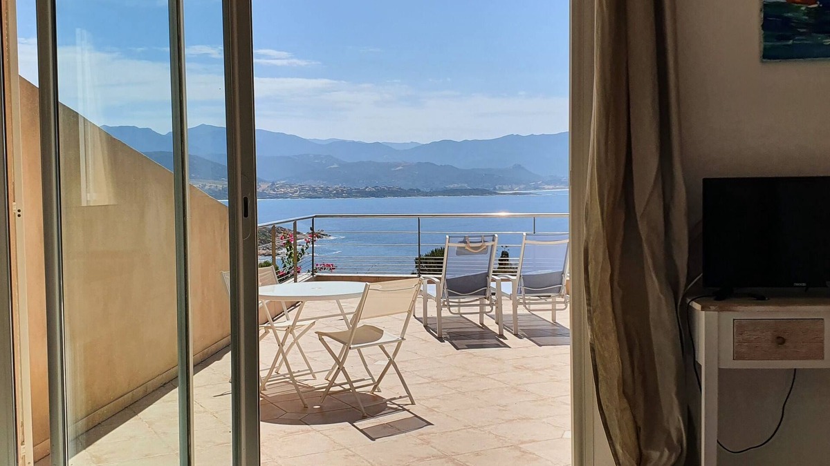 Vico Apartment | Studio in villa with large terrace and wonderful sea view. 400m from the sea.