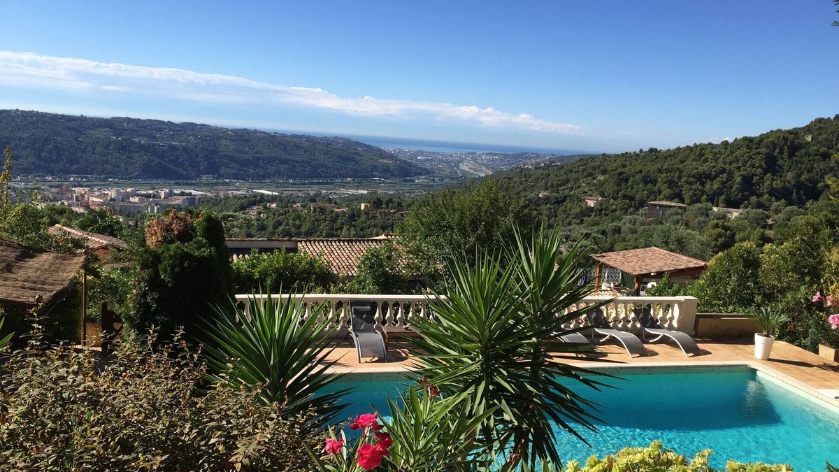 Carros House | STUDIO INDEPENDENT POOL VILLA (4 PEOPLE) FRENCH RIVIERA NICE - PANORAMIC SEA VIEW