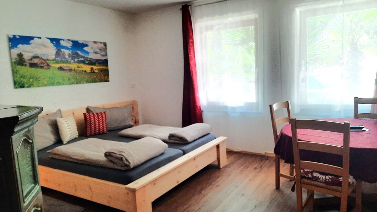 St. Pauls Apartment | Studio Apartment 'Peter Paul Domblick Erdgeschoss' with Mountain View and Shared Garden