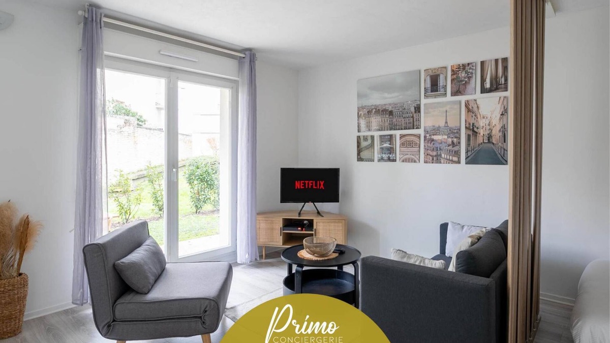 Le Bourget Apartment | Studio JadOr gare le Bourget Paris Aeroport CDG