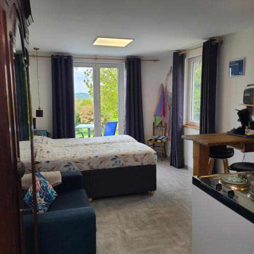 Saint-Pardoux-Corbier Apartment | Studio L'audrerie.