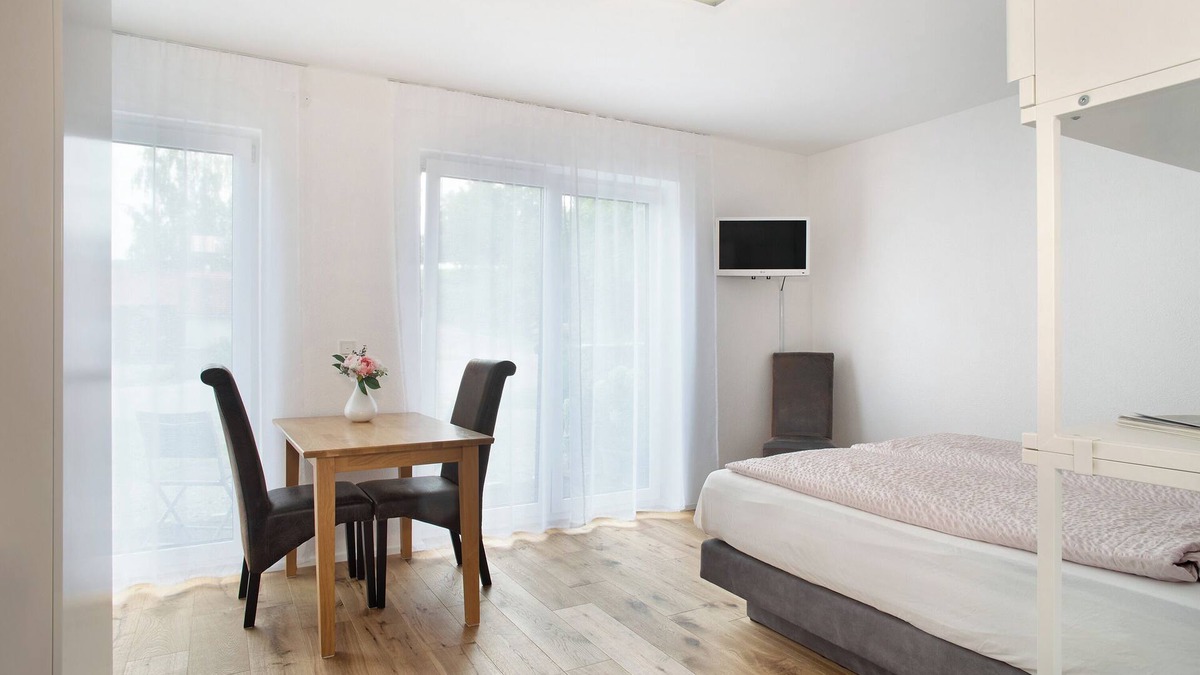 Goppertsweiler Apartment | Studio "LandZeit" with Terrace & Wi-Fi