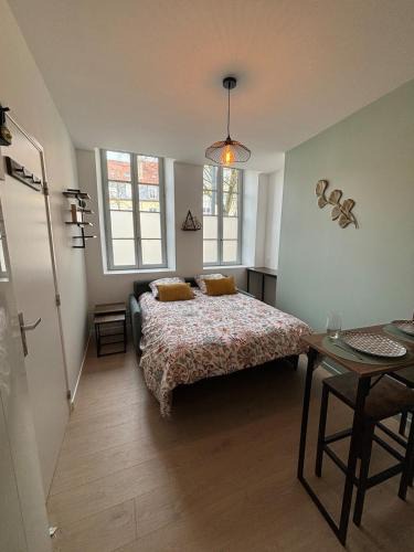 Moulins Apartment | Studio Le Moulinois