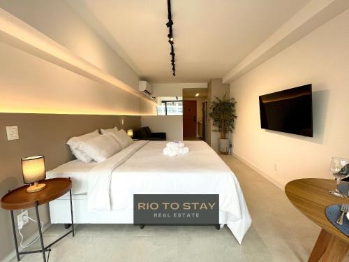 Leblon Apartment | Studio Leblon - Moderno com piscina e academia.