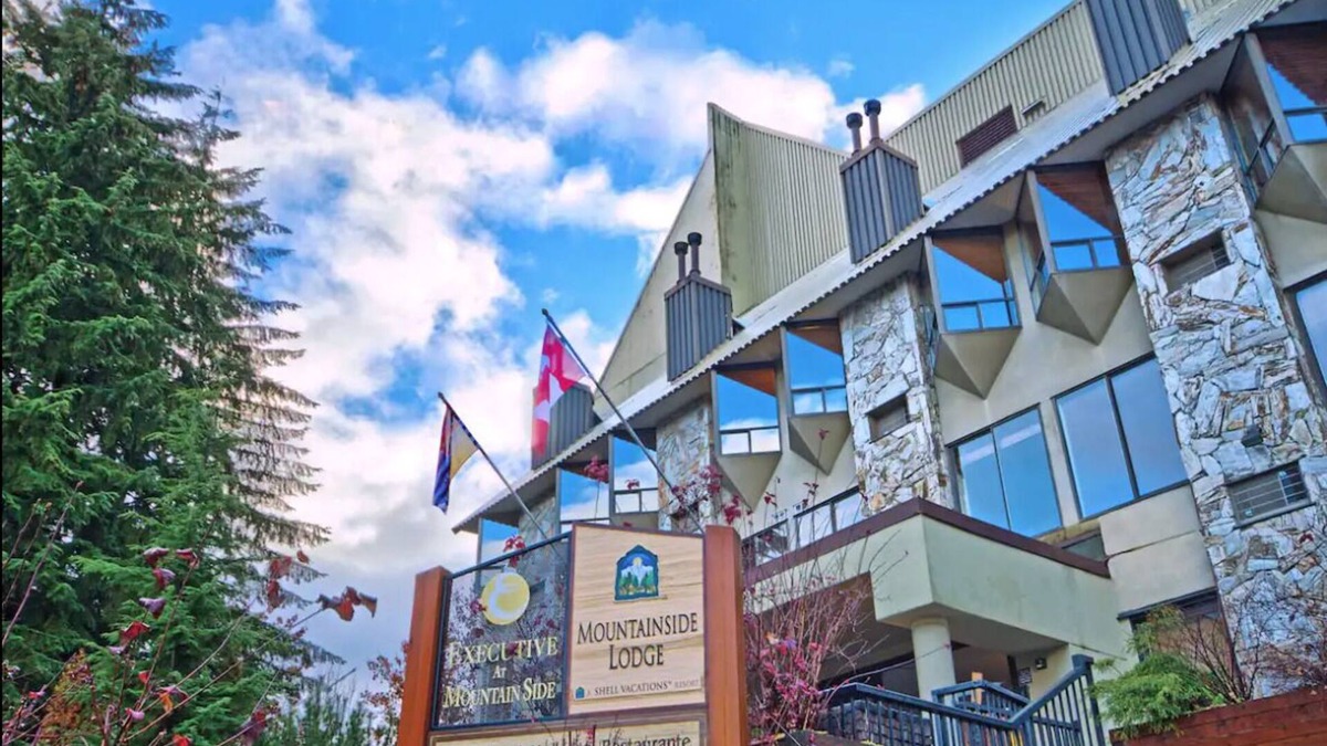 Whistler Village Resort | Studio Loft in the Heart of Whistler Village