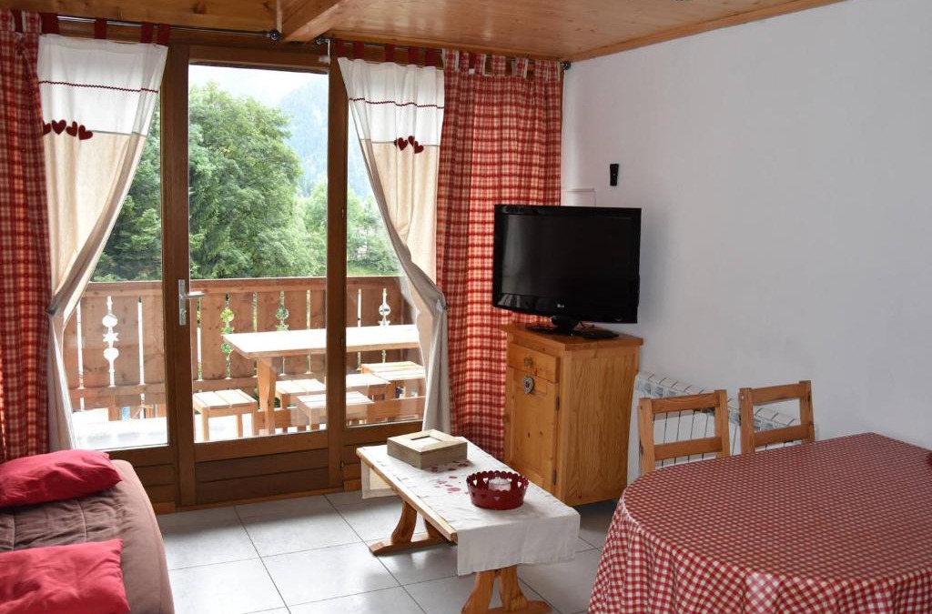 Champagny-en-Vanoise Apartment | Studio mezzanine, terrasse sud, proche commerces et télécabine à Champagny-en-Vanoise - FR-1-464-17