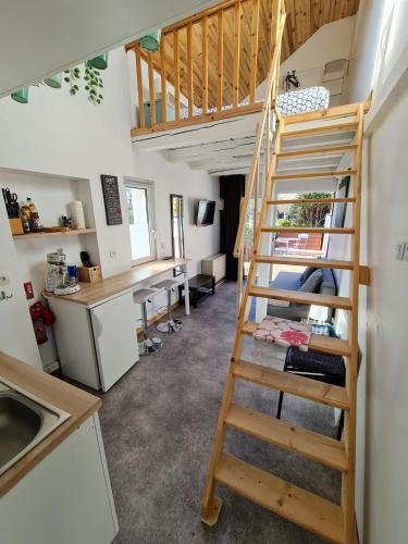 Stockfeld Apartment | Studio Mezzanine Chez Papou, Ville et Forêt