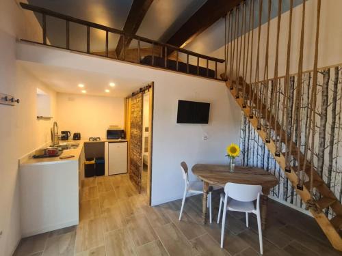 Chassiecq House | Studio mezzanine