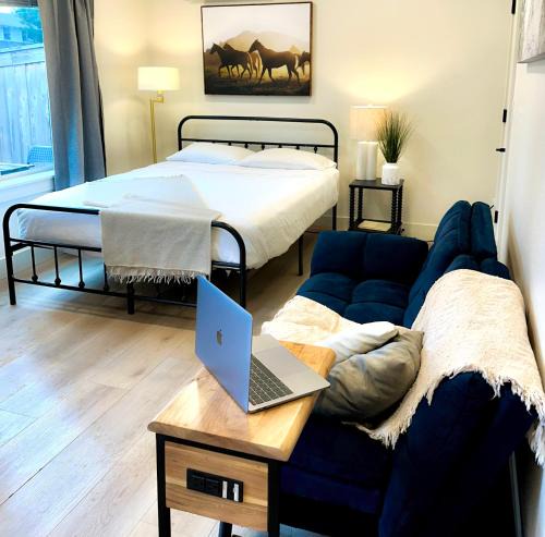 Vancouver Apartment | Studio Modern luxe apartment