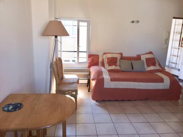Nimes City Centre Apartment | Studio Nîmes centre - clim mobile