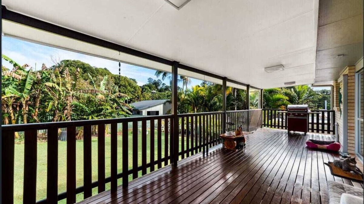 Nambour Apartment | Studio near hospital, private bathroom and kitchen