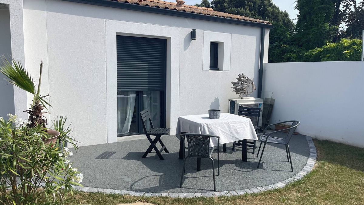 Dompierre-sur-Mer Apartment | Studio near La Rochelle
