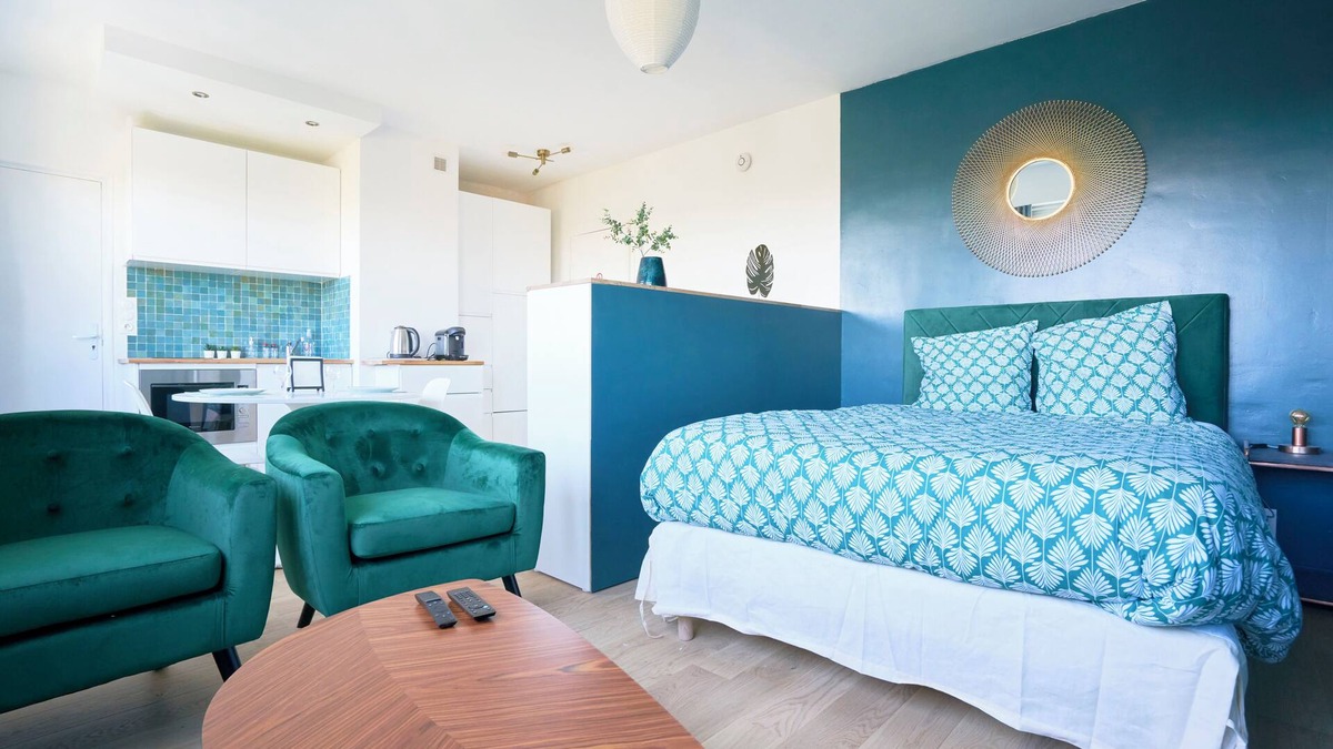 Saint-Maurice Pellevoisin Apartment | Studio near Lille with private parking