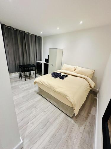 Magherafelt Apartment | Studio Near London Big Ben