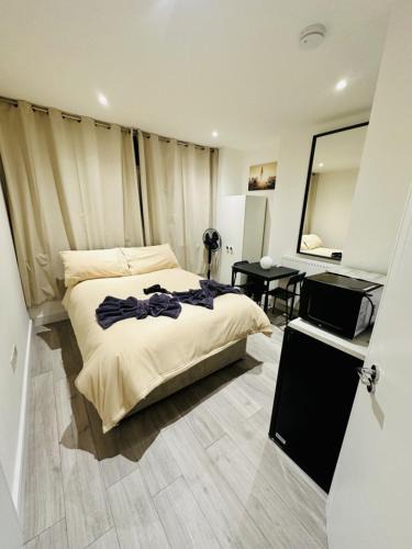 Magherafelt Apartment | Studio near Piccadilly Circus