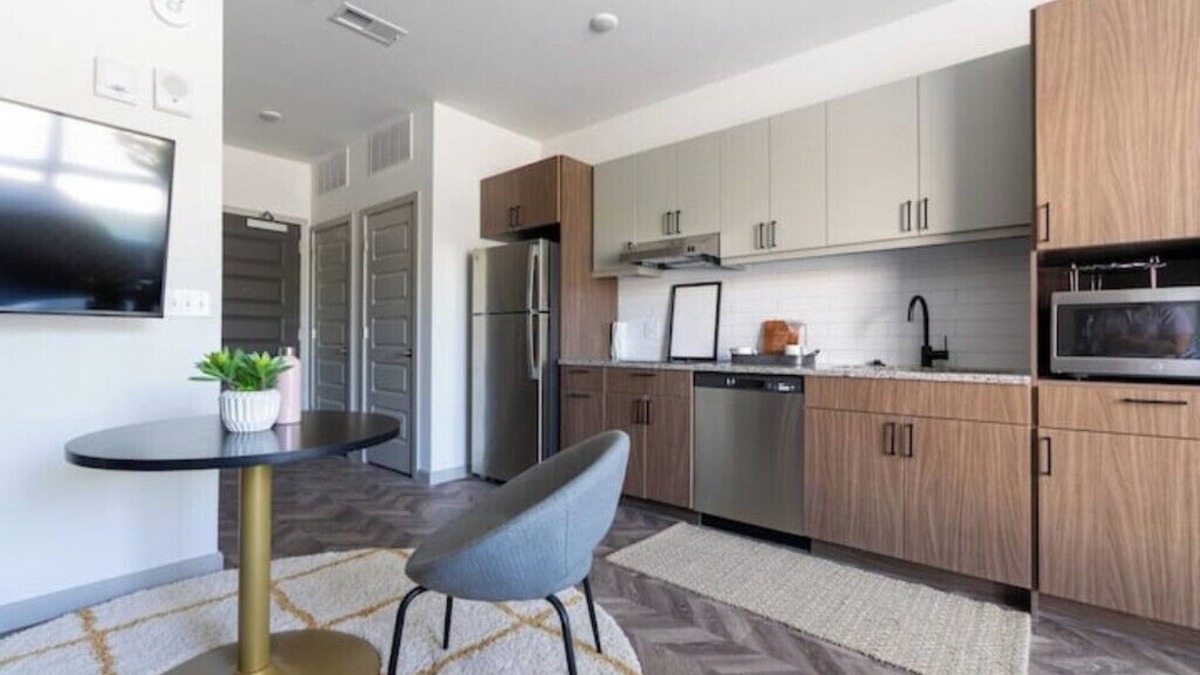 Urbana Apartment | Studio near UIUC/Yugo Guest Suites Bnn
