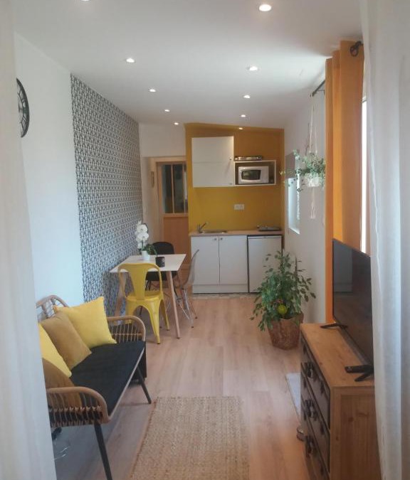 Mesnil-Val-Plage Apartment | Studio neuf dans propriété au bord de la mer