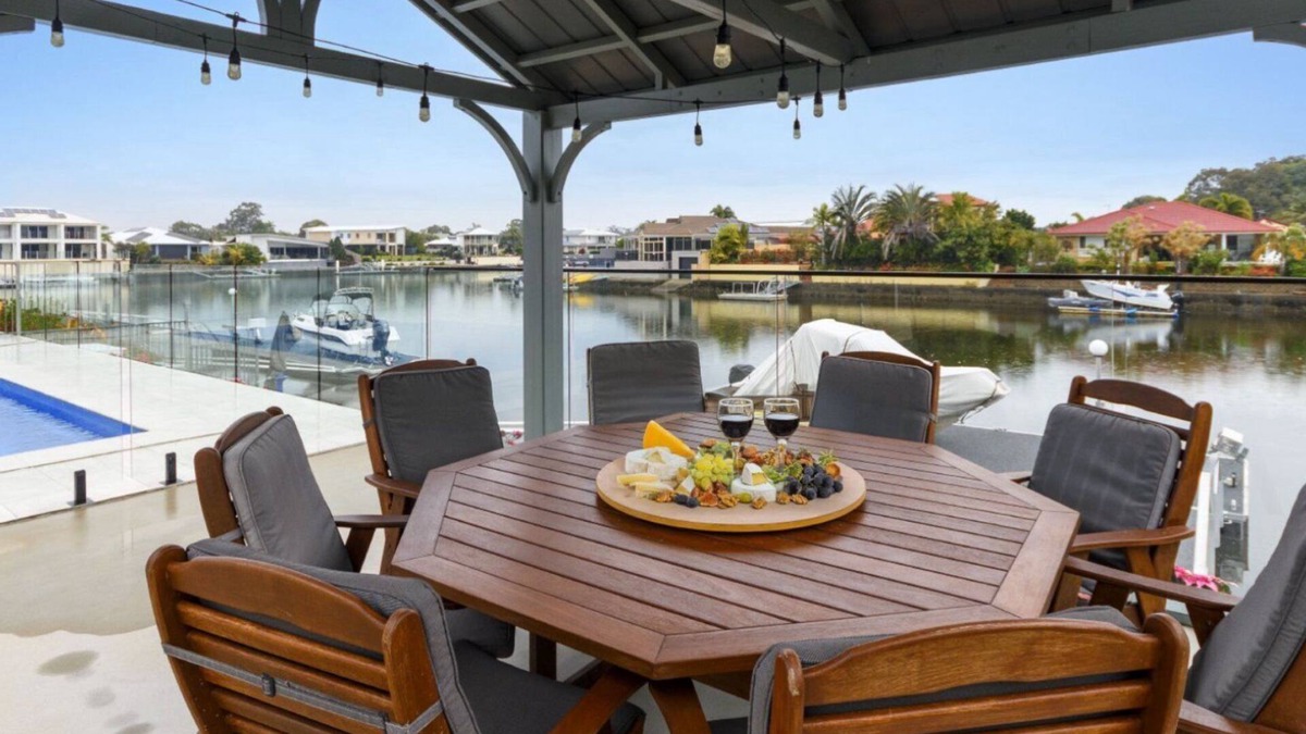 Bongaree Apartment | Studio on Bribie Canal