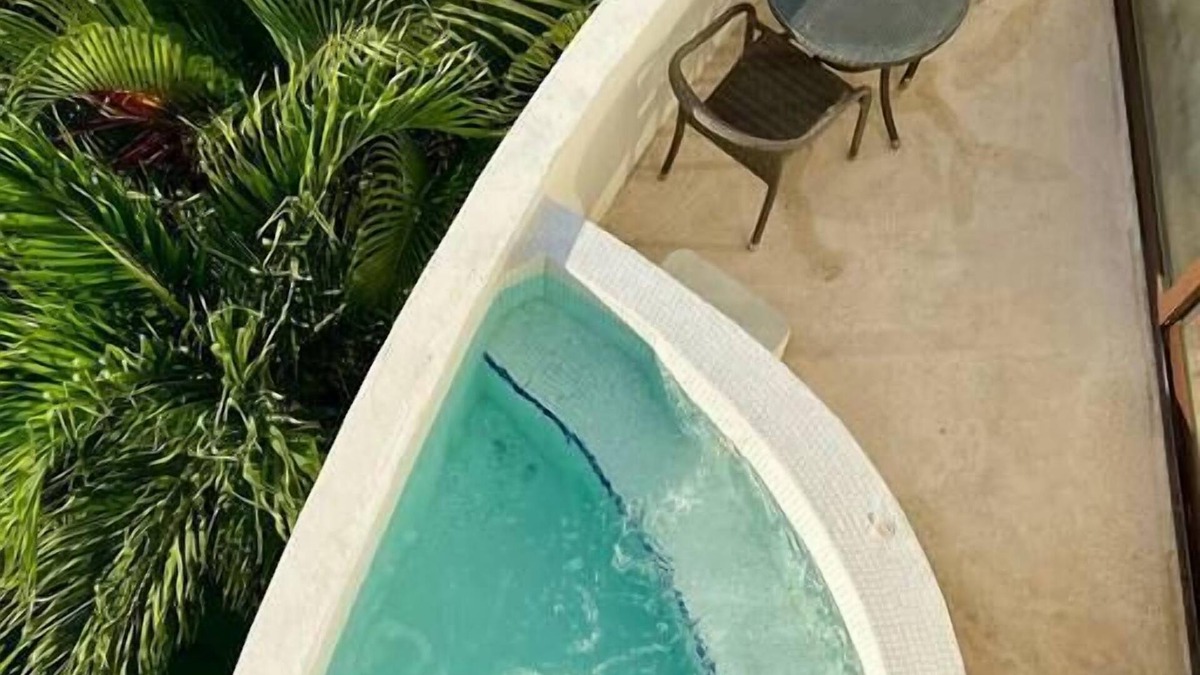 Francisco Uh May House | Studio Penthouse - Private Hot Tub - Kitchenette A302S