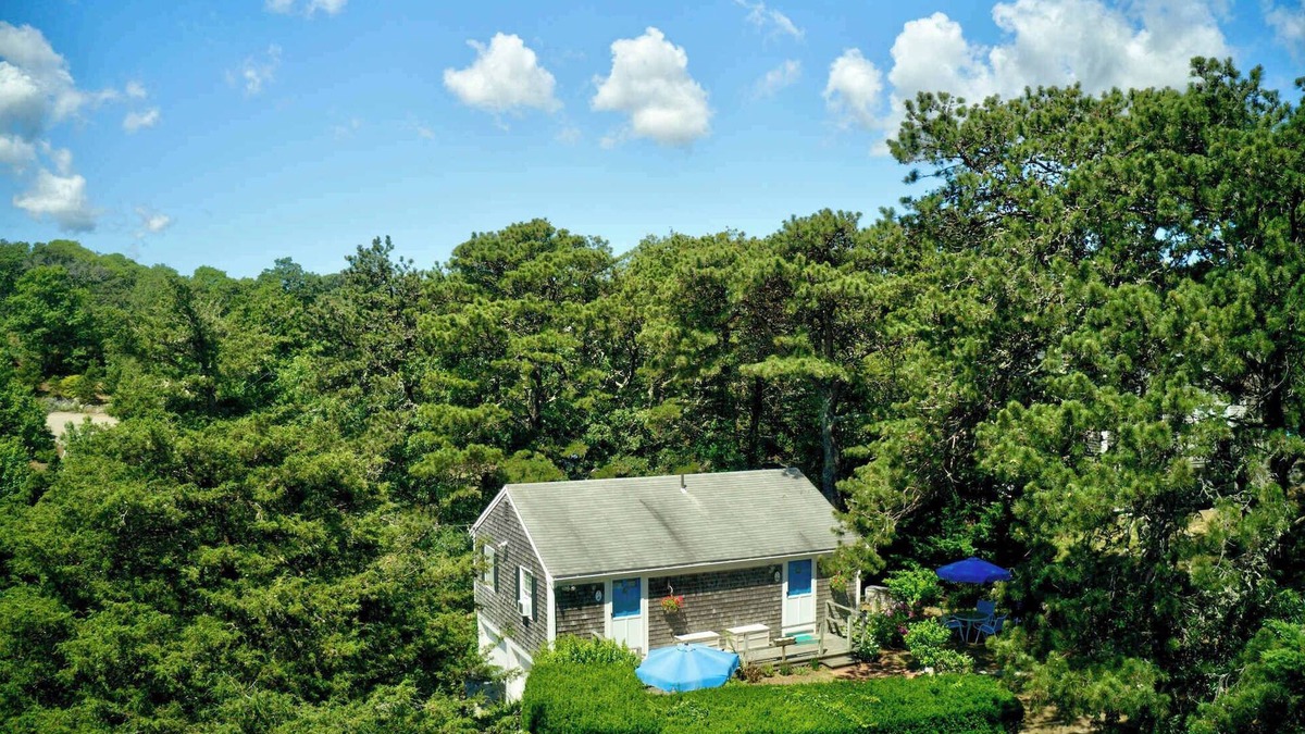 East Orleans Apartment | Studio perfect for 3, Walk to Nauset Beach!