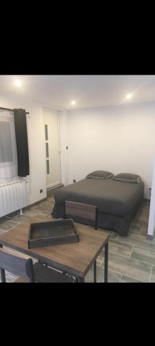 Herin Apartment | Studio Plain pied avec terrasse couverte 20m wifi et smart tv