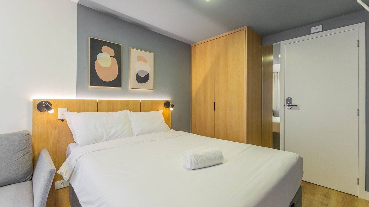 Prado Velho Condo | Studio plus 1 double bed