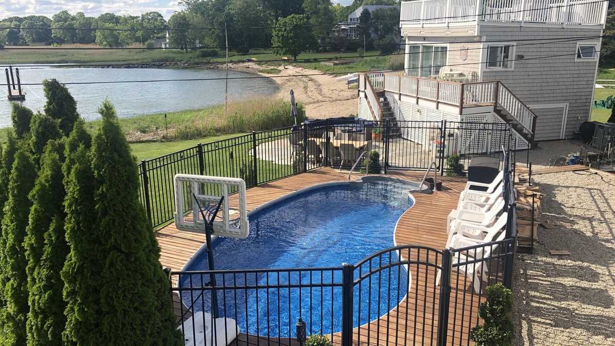 Branford House | Studio, Private Beach, Kayak, Paddle board, Pool, Hot tub