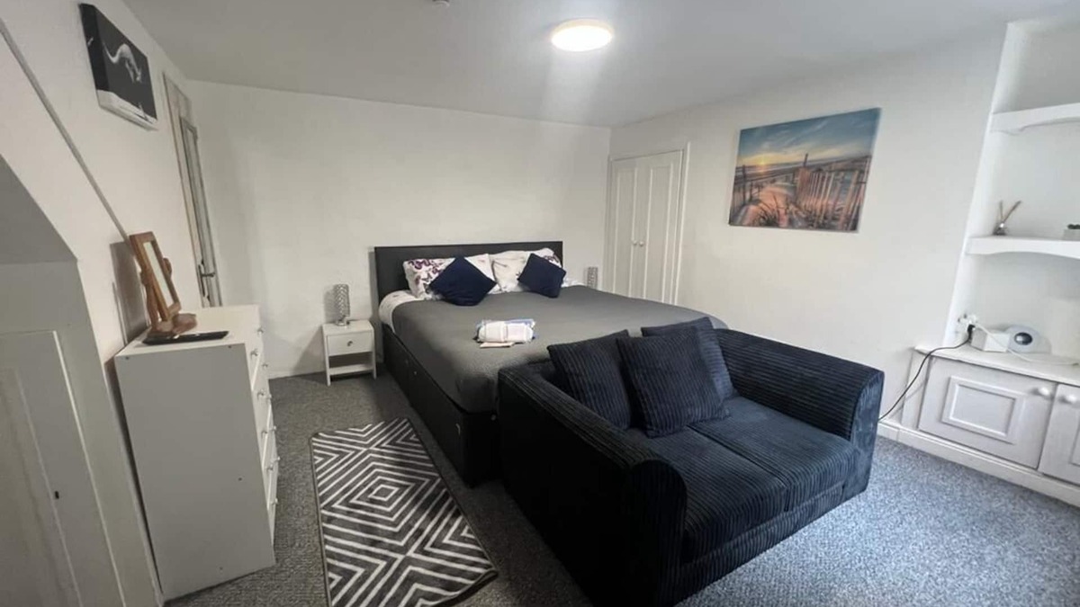 Chorley Apartment | Studio property for contractor in Chorley