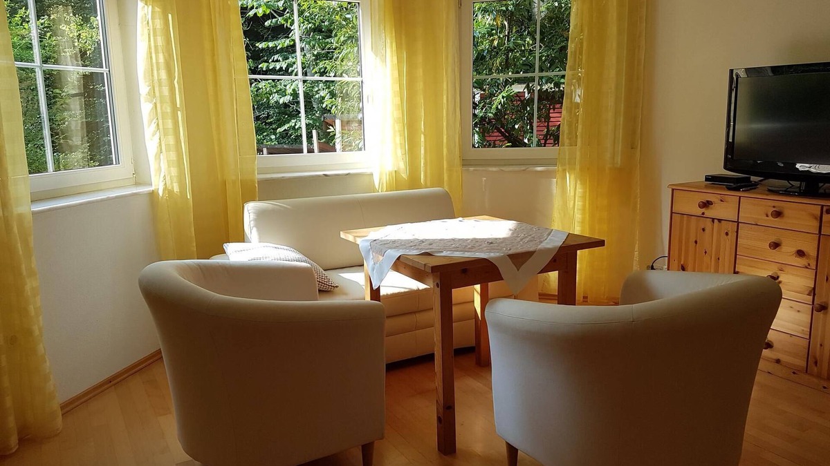 Starnberg Apartment | Studio 'Remke' with Private Terrace and Wi-Fi