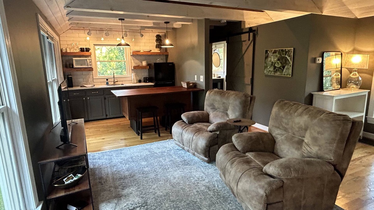 Jonesville Apartment | Studio Rental in Elkin, Yadkin Valley Wine Region
