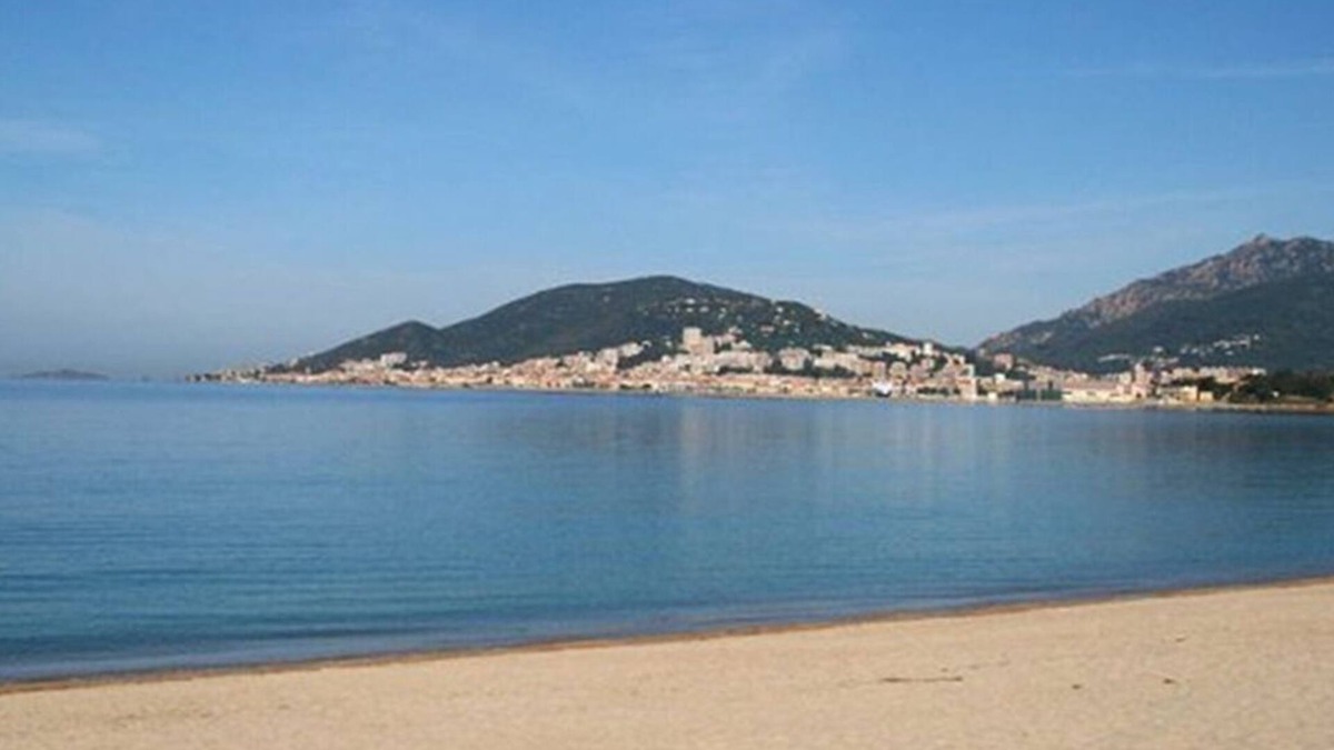 Bastelicaccia Apartment | STUDIO RENTAL WITH SEA VIEW