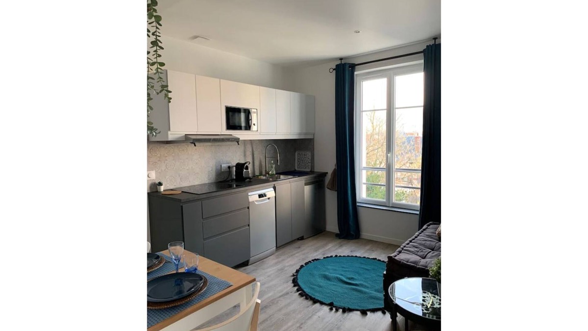 Juvisy-sur-Orge Apartment | Studio Romantique et Spacieux, Proche Gare RER