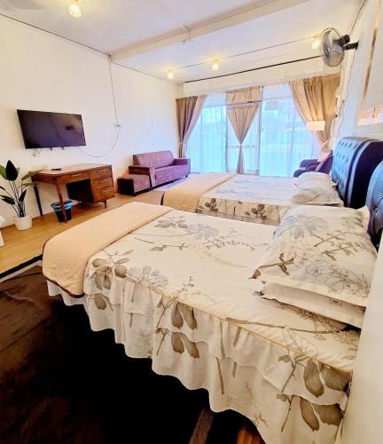 Batu Buruk House | Studio Room Bourgenvilla Jalan Budiman Batu Burok KTrg