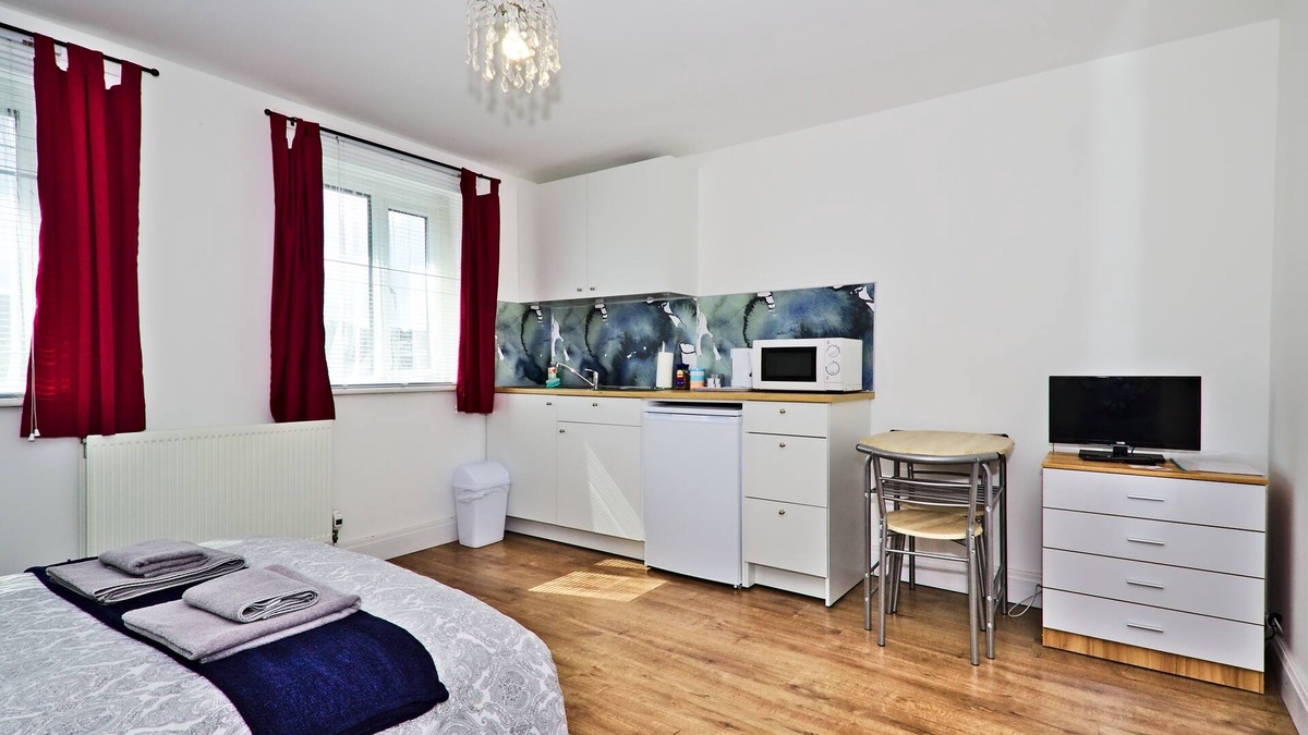 Woolwich Riverside House | Studio Room Private Bathroom @ Harlinger Lodge