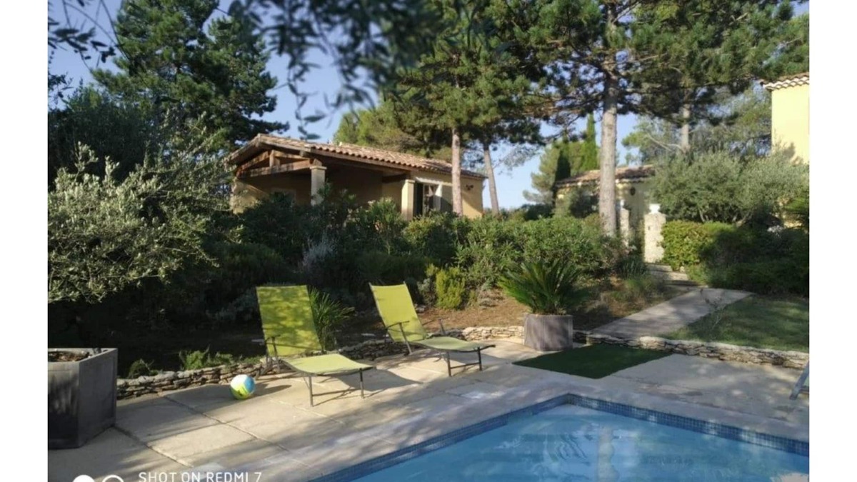 Saint-Siffret Bed & Breakfast | Studio room with large summer kitchen