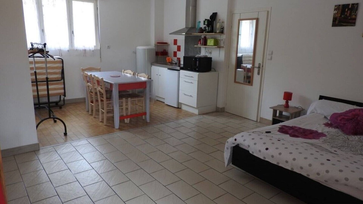 Curemonte Apartment | - Studio Rouge -