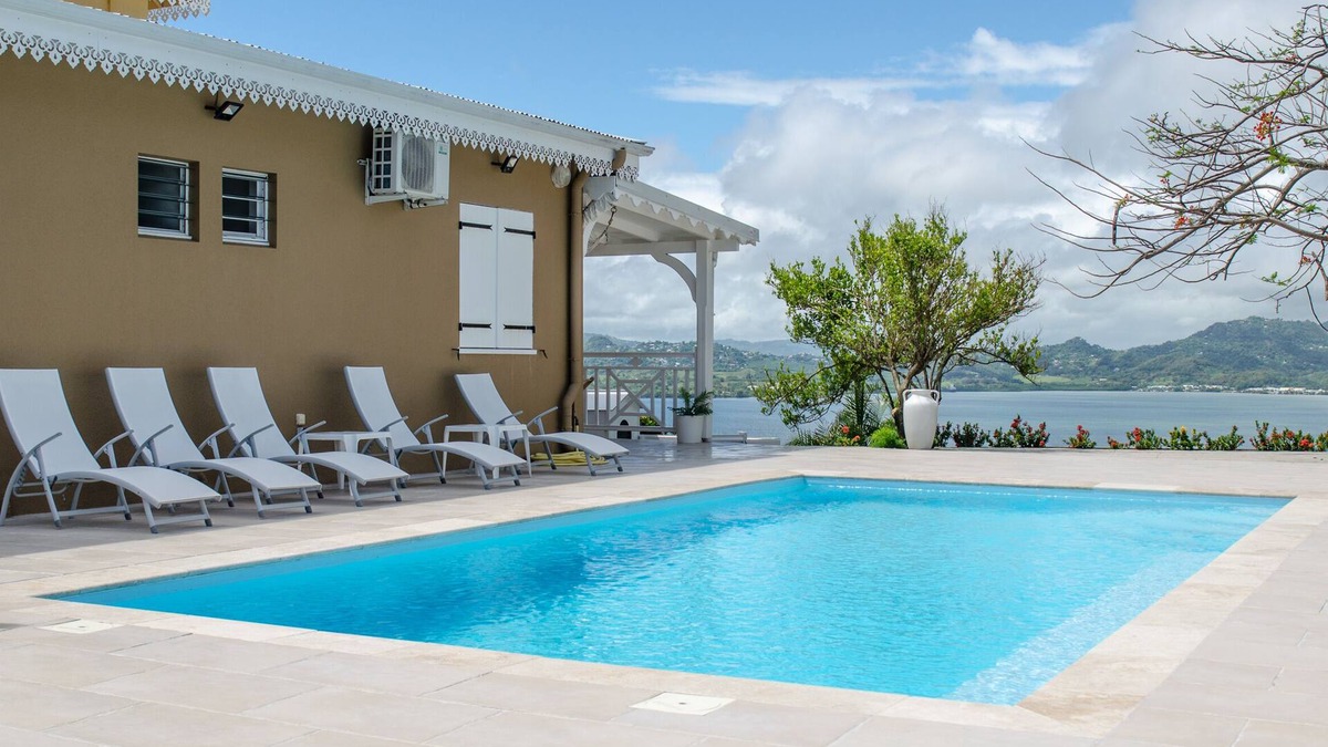 Tartane Apartment | Studio sleeps 2 with seaside view