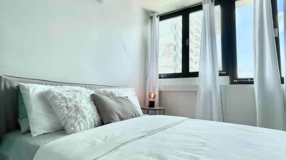 Parque Apartment | Studio Steps From The Beach @Condado