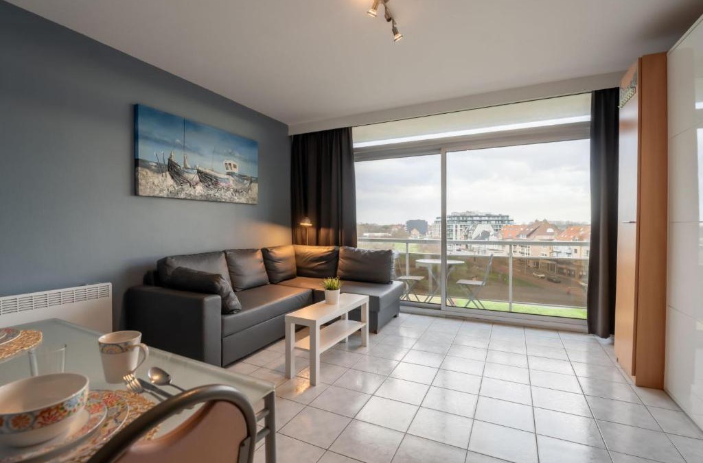 Bredene Apartment | Studio Studio 502 by Interhome