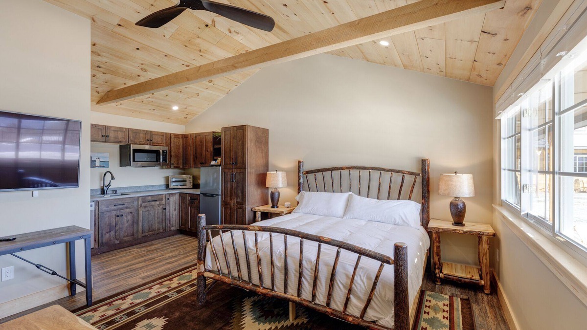 Sunapee Hotel | Studio Suite #2 at The Lodge | Minutes from Sunapee Harbor & Mount Sunapee