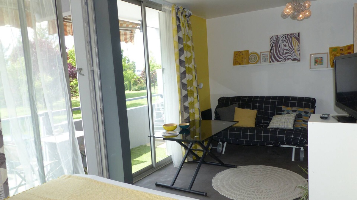 Celleneuve Apartment | Studio, sun and greenery