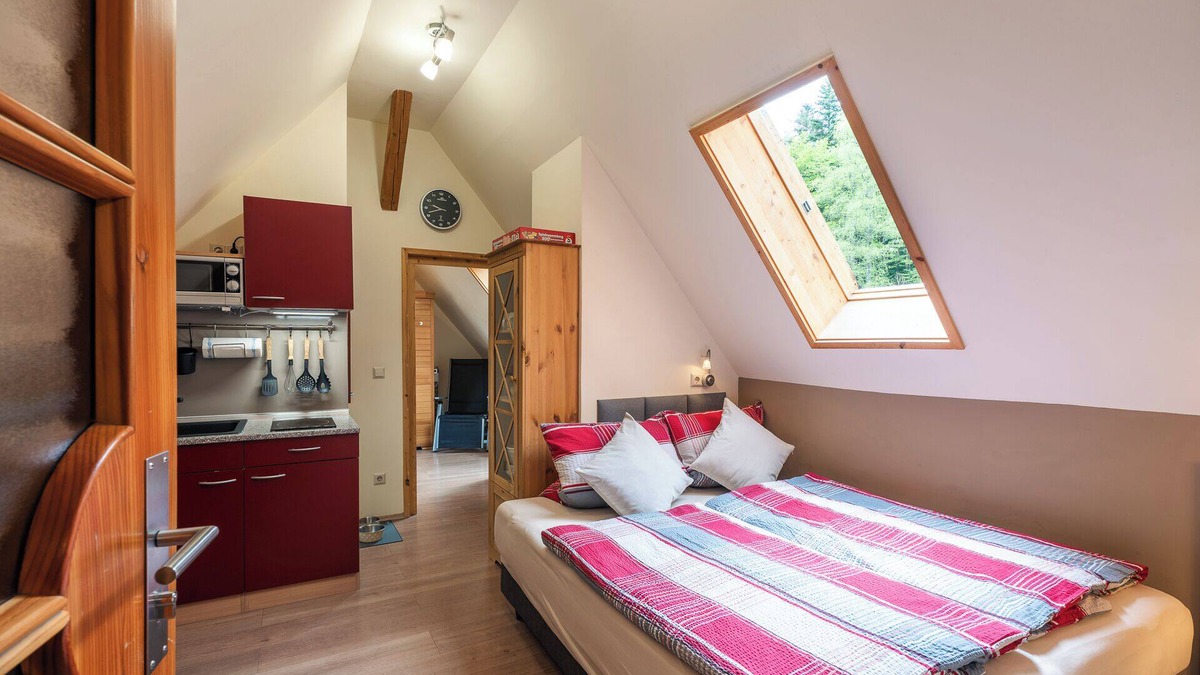 Enzklosterle Apartment | Studio 'Tannenwipfel, 40sqm' with Mountain View, Private Garden and Wi-Fi