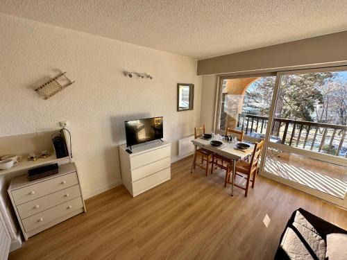 Briancon Apartment | Studio terrasse sud vue montagne